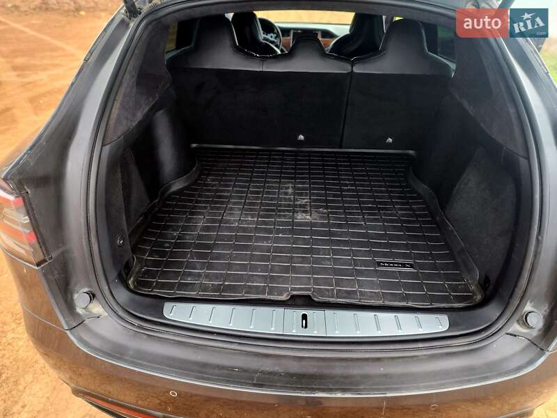 Внедорожник / Кроссовер Tesla Model X 2018 в Одессе