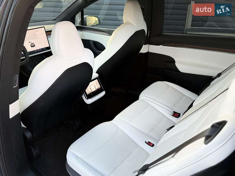 Позашляховик / Кросовер Tesla Model X 2022 в Чернівцях