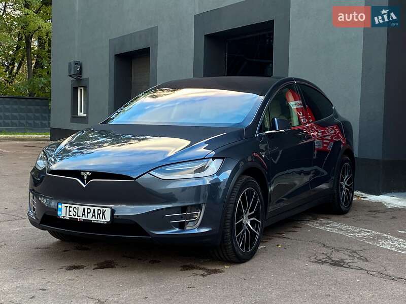 Позашляховик / Кросовер Tesla Model X 2017 в Києві