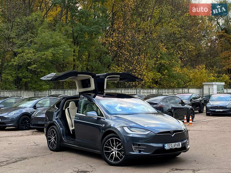 Позашляховик / Кросовер Tesla Model X 2017 в Києві