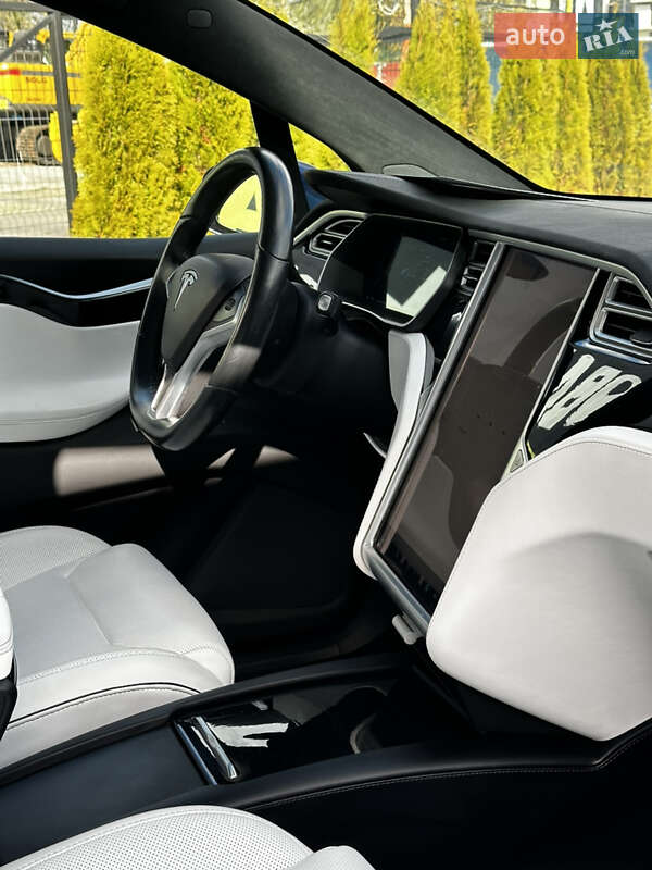 Внедорожник / Кроссовер Tesla Model X 2016 в Львове