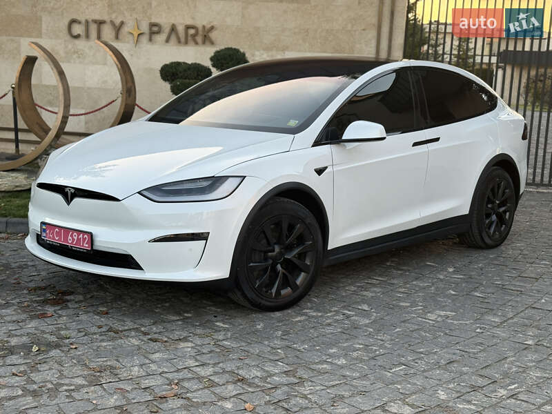 Tesla Model X 2022