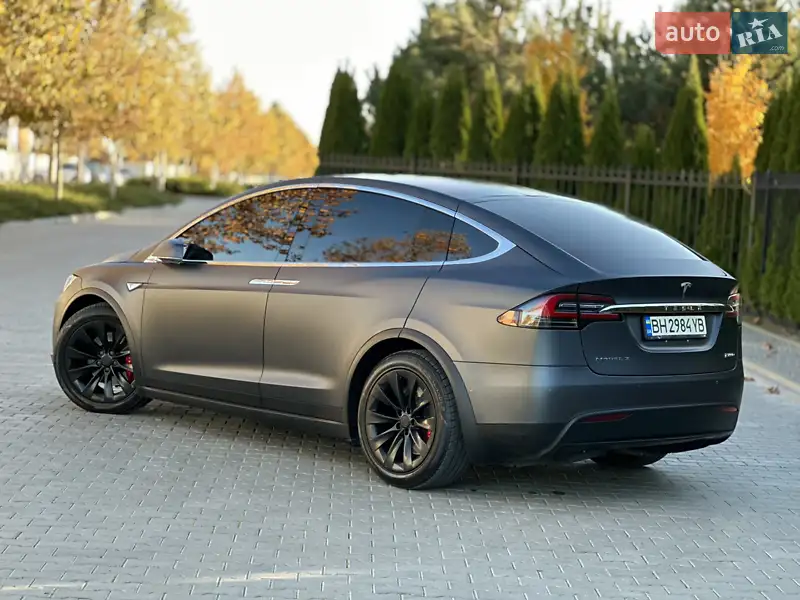 Tesla Model X 2016 VIN 5YJXCBE40GF021102 фото оголошення 2 з 107