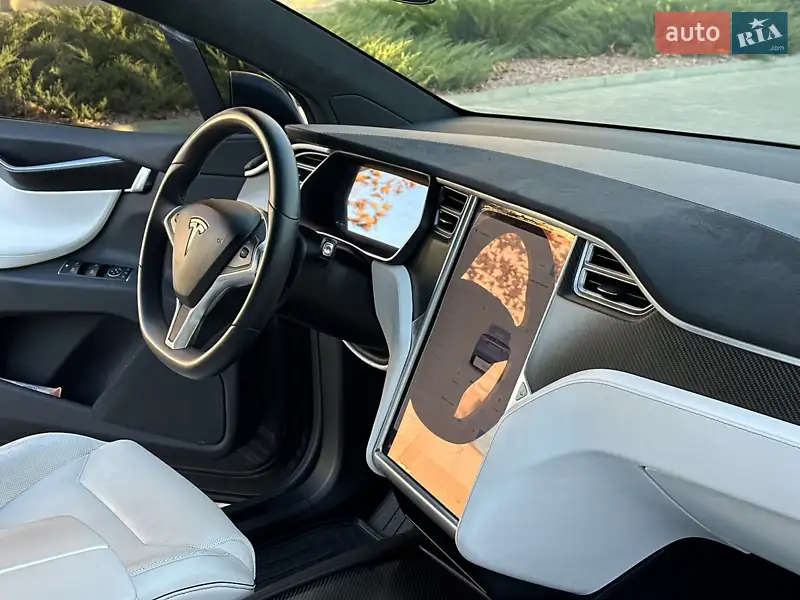 Tesla Model X 2016 VIN 5YJXCBE40GF021102 фото оголошення 64 з 107