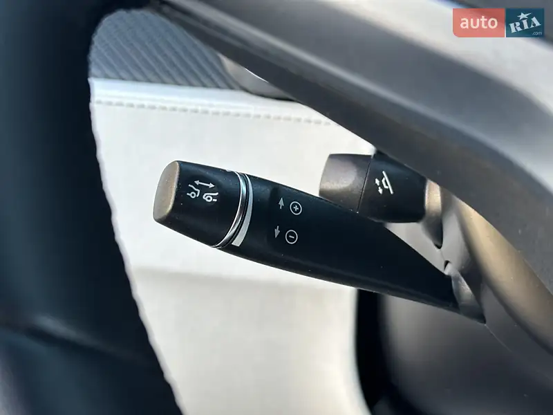 Tesla Model X 2016 VIN 5YJXCBE40GF021102 фото оголошення 74 з 107