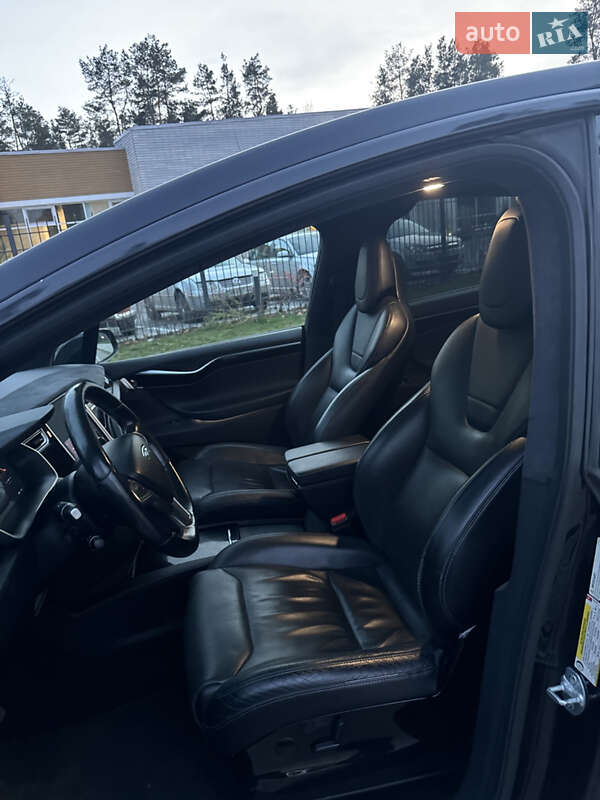 Позашляховик / Кросовер Tesla Model X 2017 в Житомирі фото 31 Позашляховик / Кросовер Tesla Model X 2017 в Житомирі