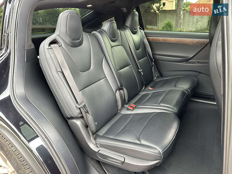 Внедорожник / Кроссовер Tesla Model X 2017 в Обухове