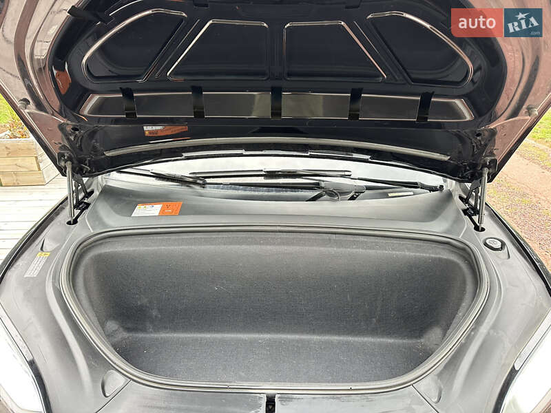 Внедорожник / Кроссовер Tesla Model X 2017 в Обухове