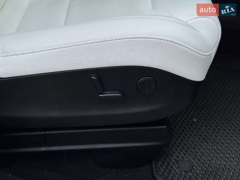 Внедорожник / Кроссовер Tesla Model X 2018 в Киеве