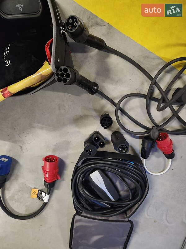 Внедорожник / Кроссовер Tesla Model X 2020 в Киеве