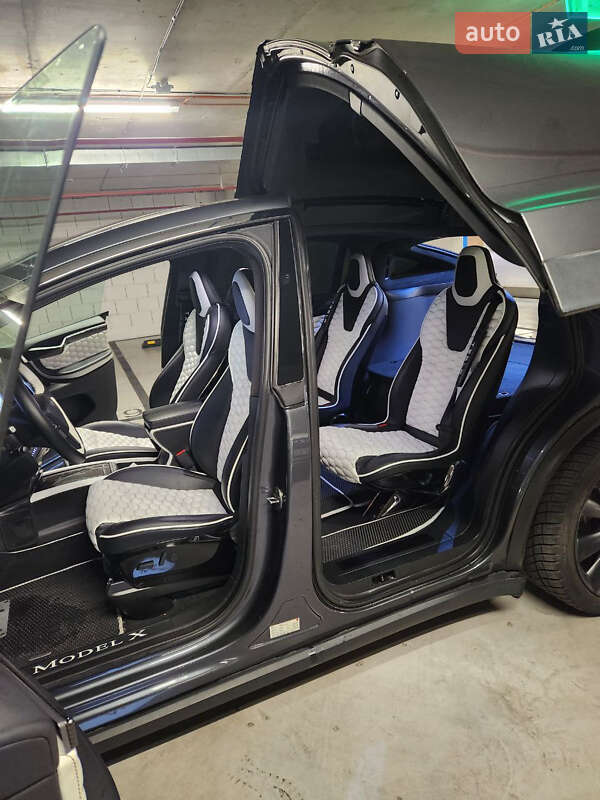 Внедорожник / Кроссовер Tesla Model X 2020 в Киеве