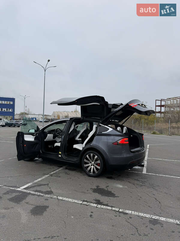 Внедорожник / Кроссовер Tesla Model X 2016 в Киеве фото 3 Внедорожник / Кроссовер Tesla Model X 2016 в Киеве
