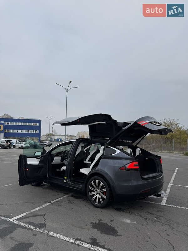 Внедорожник / Кроссовер Tesla Model X 2016 в Киеве фото 13 Внедорожник / Кроссовер Tesla Model X 2016 в Киеве