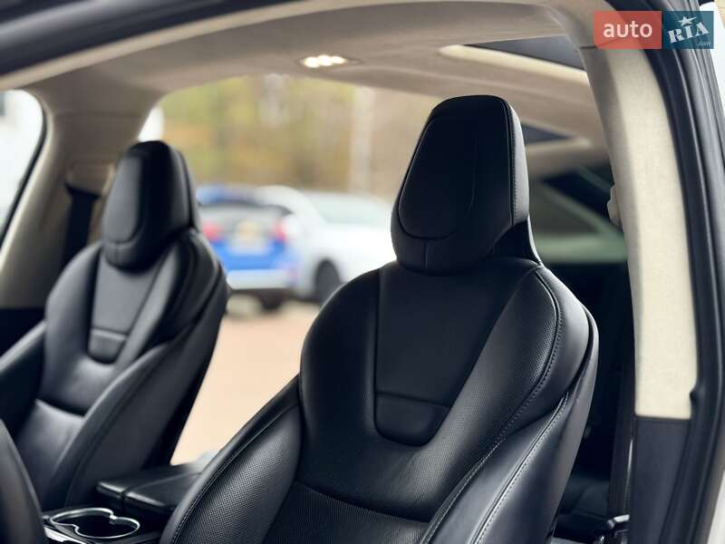 Внедорожник / Кроссовер Tesla Model X 2016 в Киеве