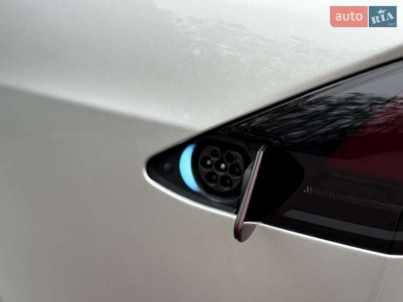 Внедорожник / Кроссовер Tesla Model X 2016 в Киеве