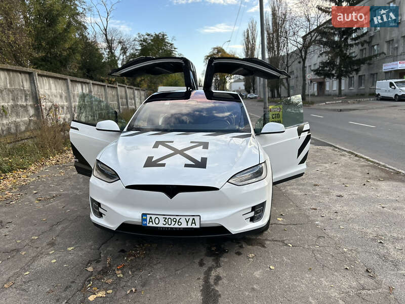 Tesla Model X 2018