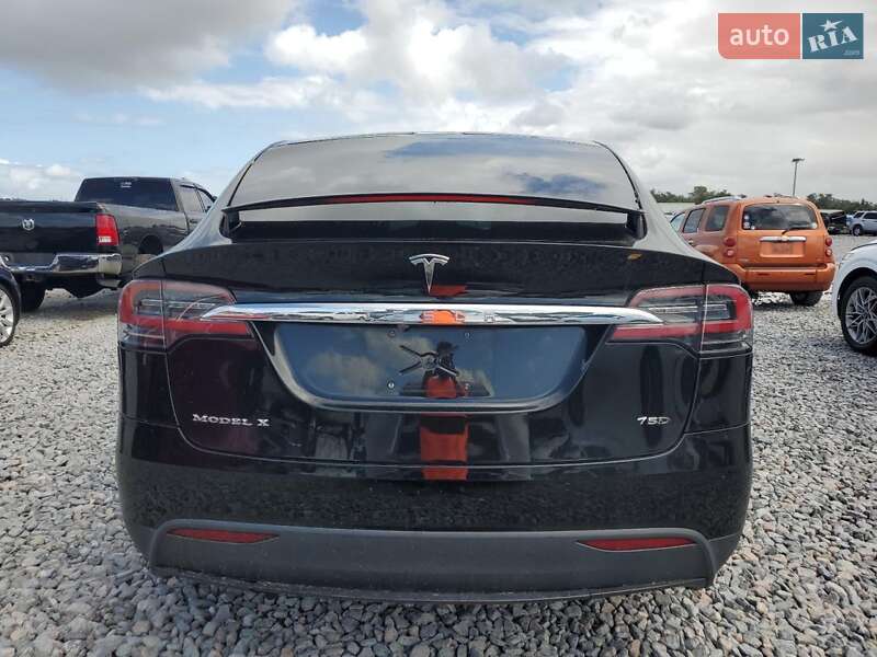 Позашляховик / Кросовер Tesla Model X 2017 в Івано-Франківську