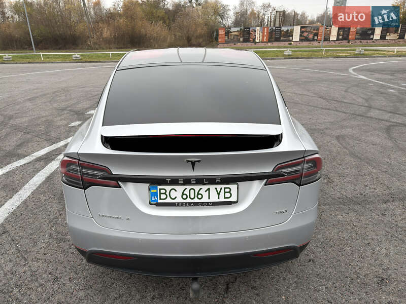 Позашляховик / Кросовер Tesla Model X 2017 в Львові