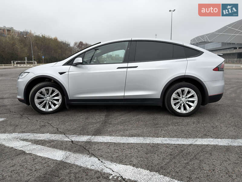 Позашляховик / Кросовер Tesla Model X 2017 в Львові