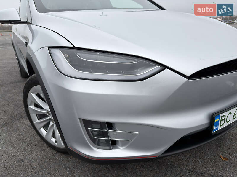 Позашляховик / Кросовер Tesla Model X 2017 в Львові