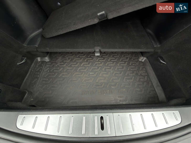 Позашляховик / Кросовер Tesla Model X 2017 в Львові