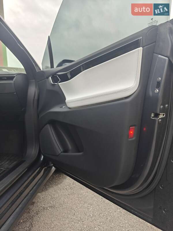 Внедорожник / Кроссовер Tesla Model X 2018 в Киеве фото 13 Внедорожник / Кроссовер Tesla Model X 2018 в Киеве