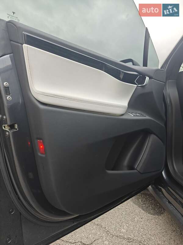 Внедорожник / Кроссовер Tesla Model X 2018 в Киеве фото 14 Внедорожник / Кроссовер Tesla Model X 2018 в Киеве