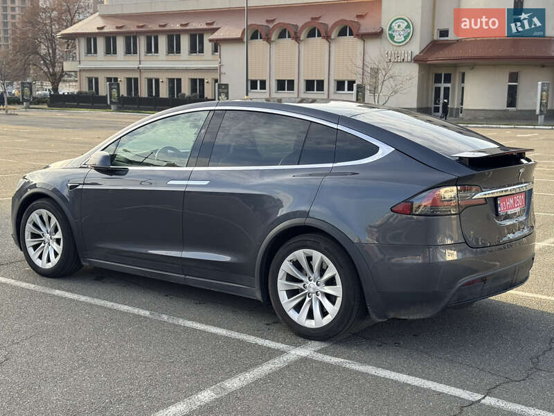 Внедорожник / Кроссовер Tesla Model X 2018 в Киеве