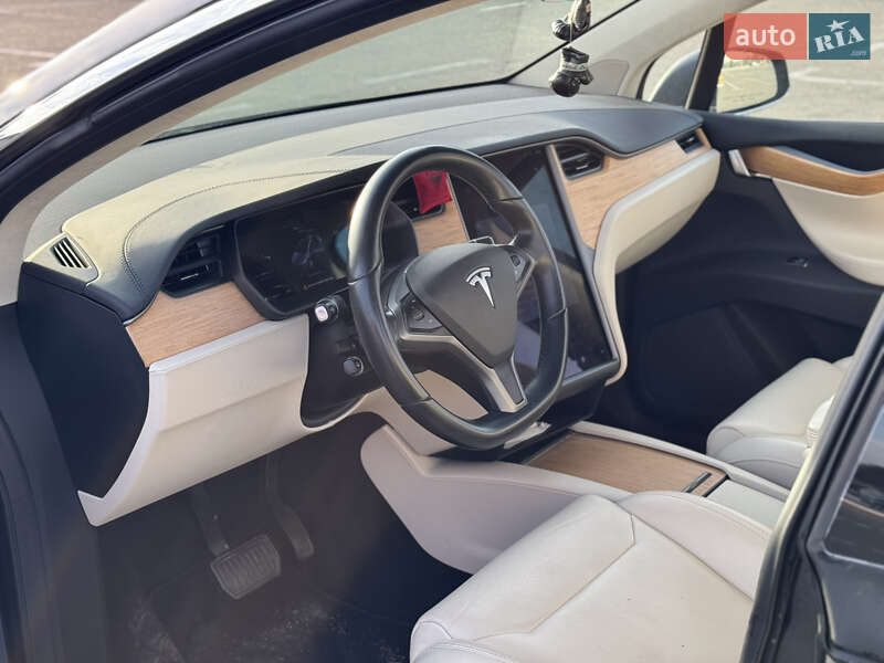 Внедорожник / Кроссовер Tesla Model X 2018 в Киеве