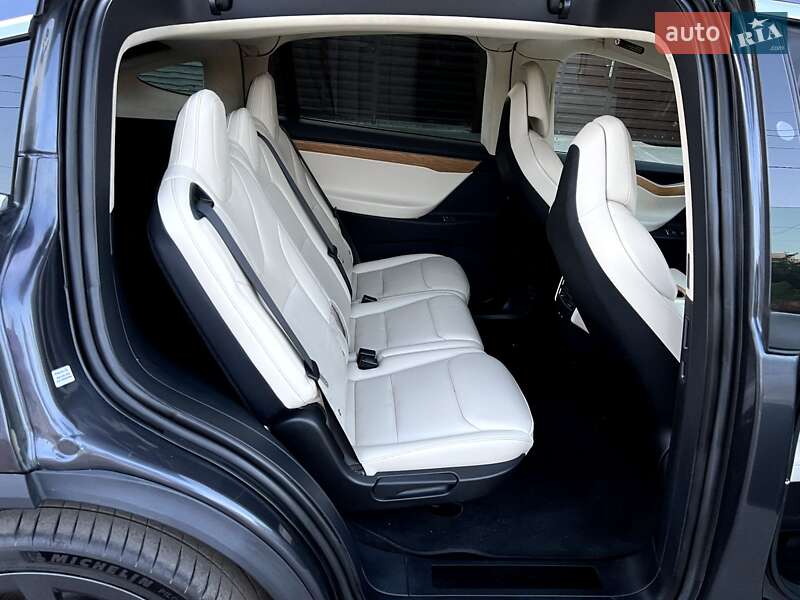 Внедорожник / Кроссовер Tesla Model X 2019 в Харькове