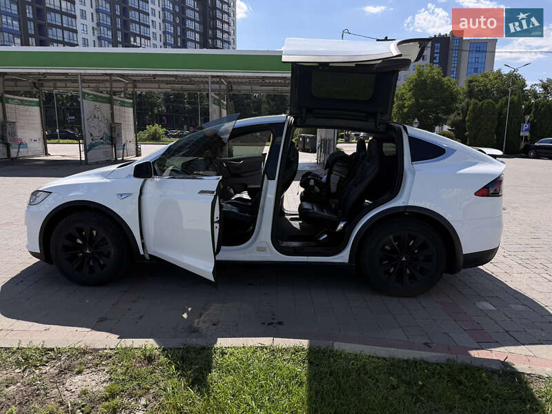 Внедорожник / Кроссовер Tesla Model X 2016 в Ивано-Франковске