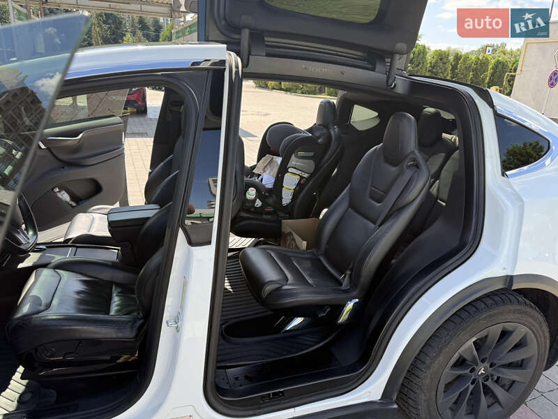 Внедорожник / Кроссовер Tesla Model X 2016 в Ивано-Франковске