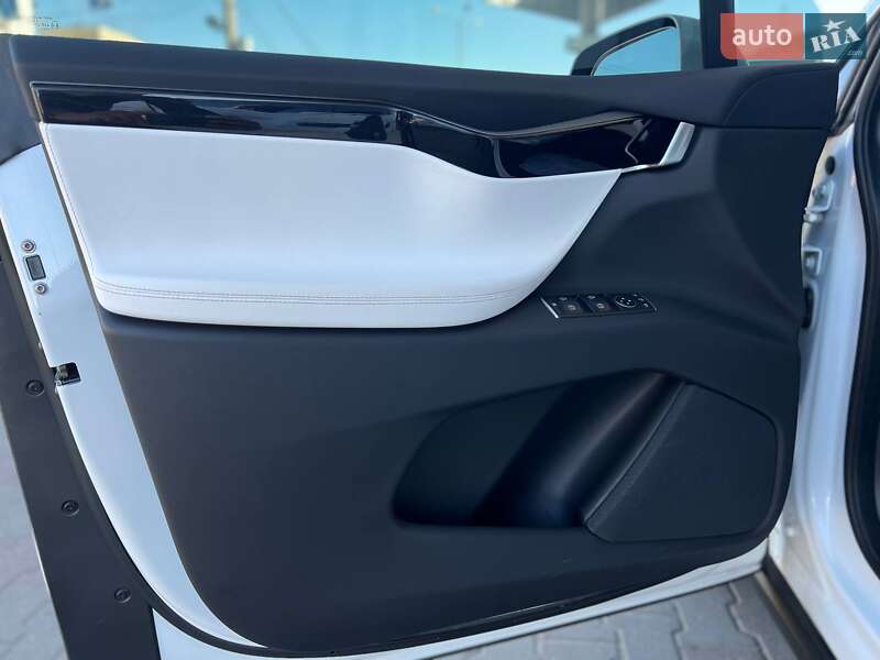 Позашляховик / Кросовер Tesla Model X 2020 в Одесі фото 19 Позашляховик / Кросовер Tesla Model X 2020 в Одесі