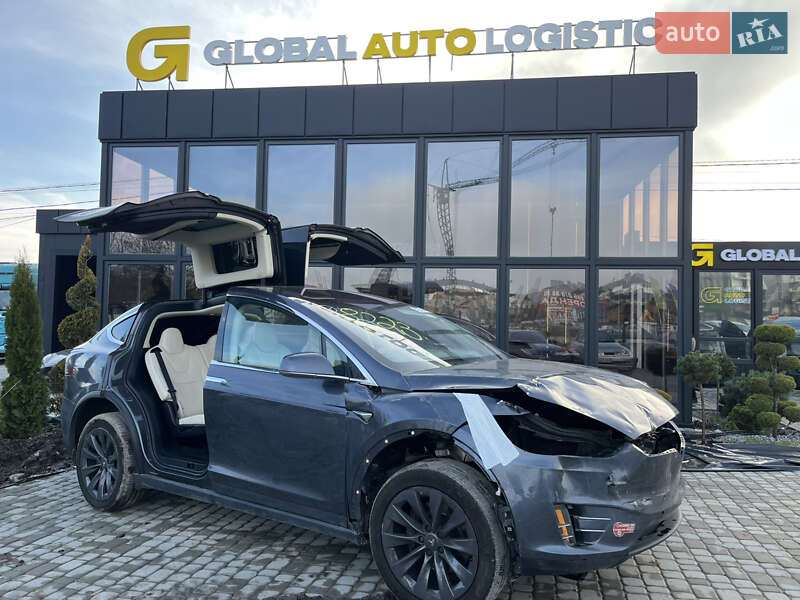 Tesla Model X 2018