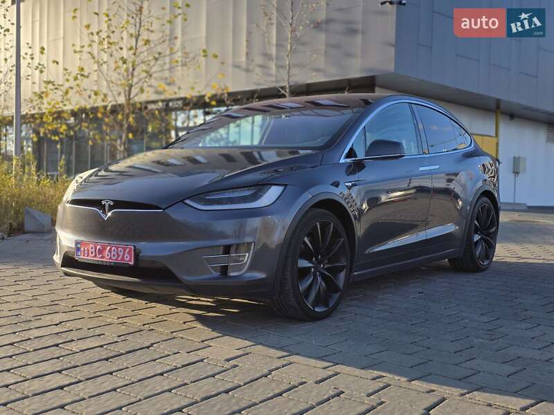 Позашляховик / Кросовер Tesla Model X 2018 в Рівному