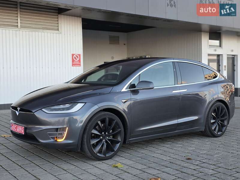 Позашляховик / Кросовер Tesla Model X 2018 в Рівному
