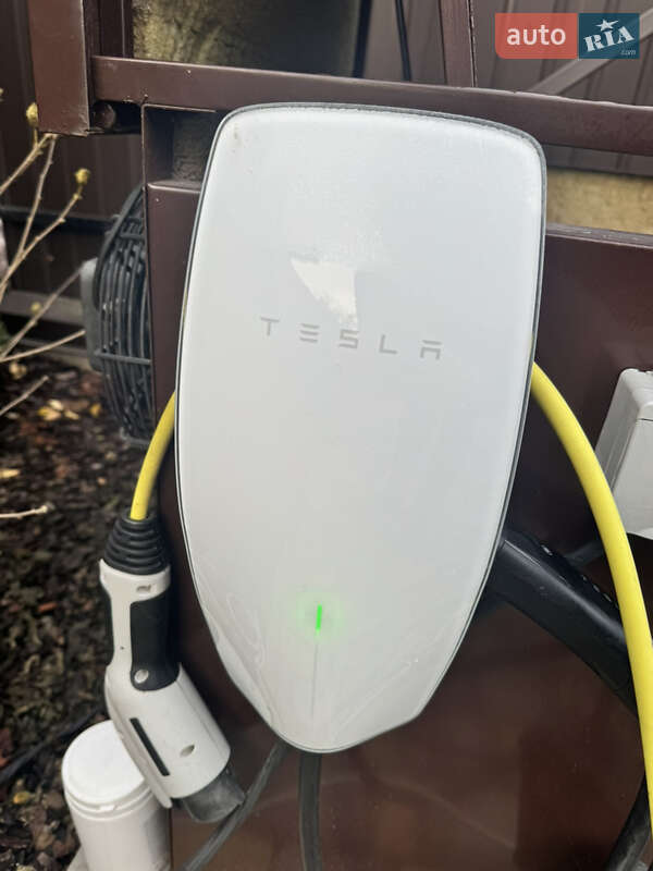 Позашляховик / Кросовер Tesla Model X 2018 в Києві