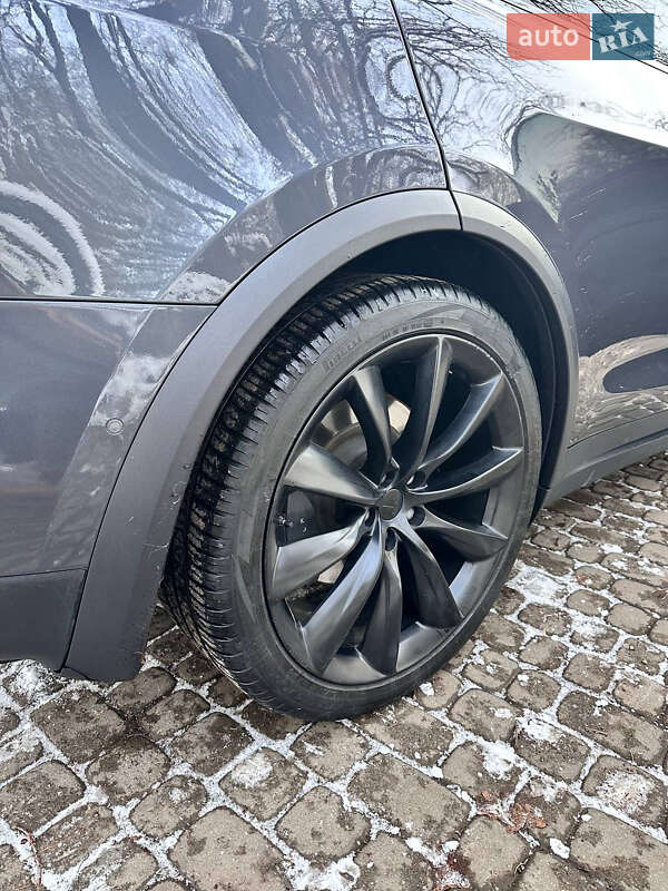Внедорожник / Кроссовер Tesla Model X 2020 в Львове