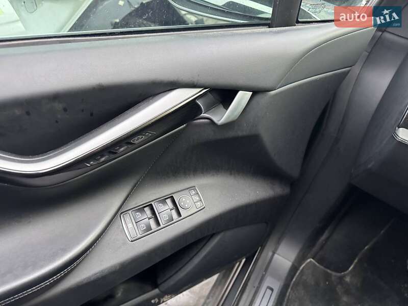 Внедорожник / Кроссовер Tesla Model X 2018 в Львове фото 8 Внедорожник / Кроссовер Tesla Model X 2018 в Львове