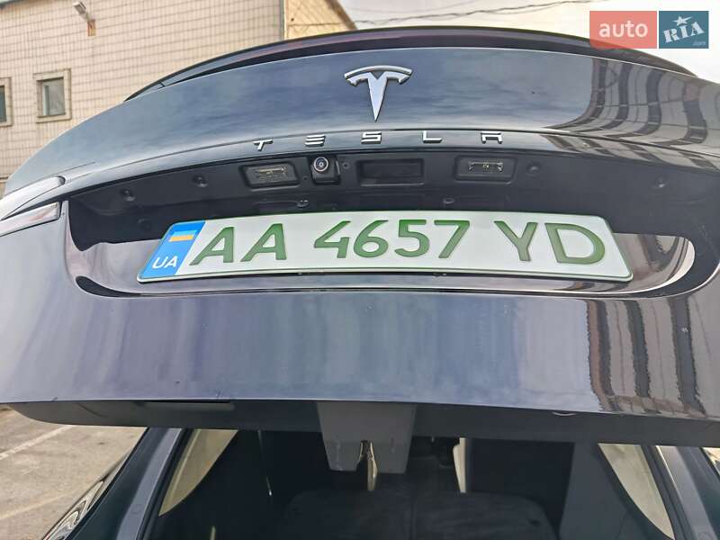 Позашляховик / Кросовер Tesla Model X 2017 в Києві
