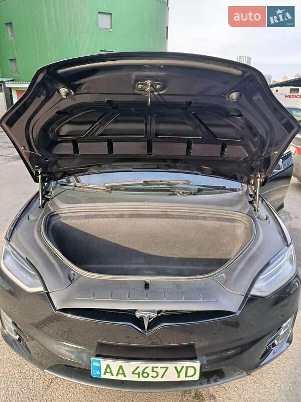 Позашляховик / Кросовер Tesla Model X 2017 в Києві