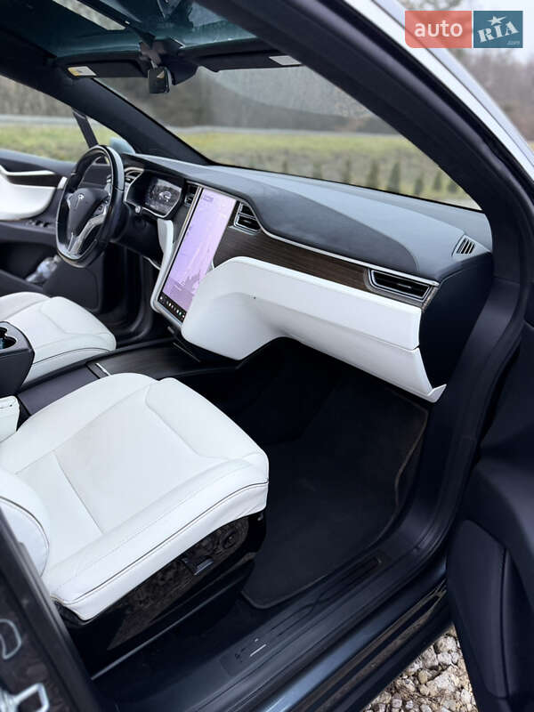 Позашляховик / Кросовер Tesla Model X 2016 в Львові фото 24 Позашляховик / Кросовер Tesla Model X 2016 в Львові