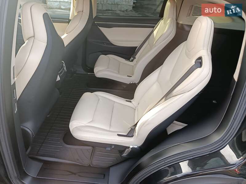 Внедорожник / Кроссовер Tesla Model X 2017 в Киеве