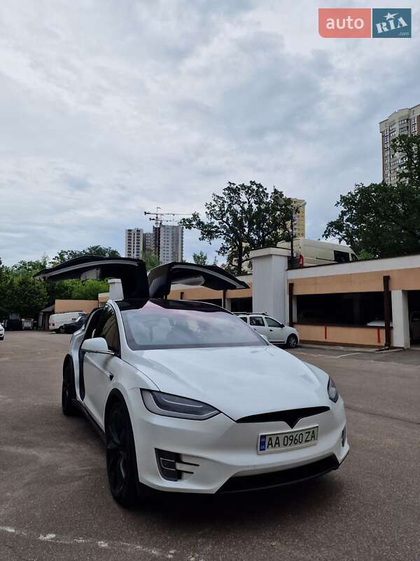 Внедорожник / Кроссовер Tesla Model X 2018 в Киеве
