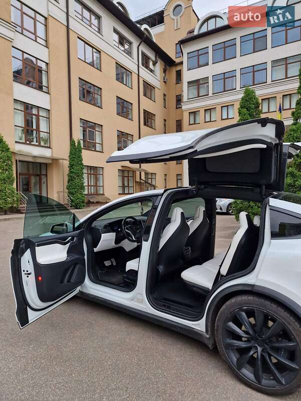 Внедорожник / Кроссовер Tesla Model X 2018 в Киеве