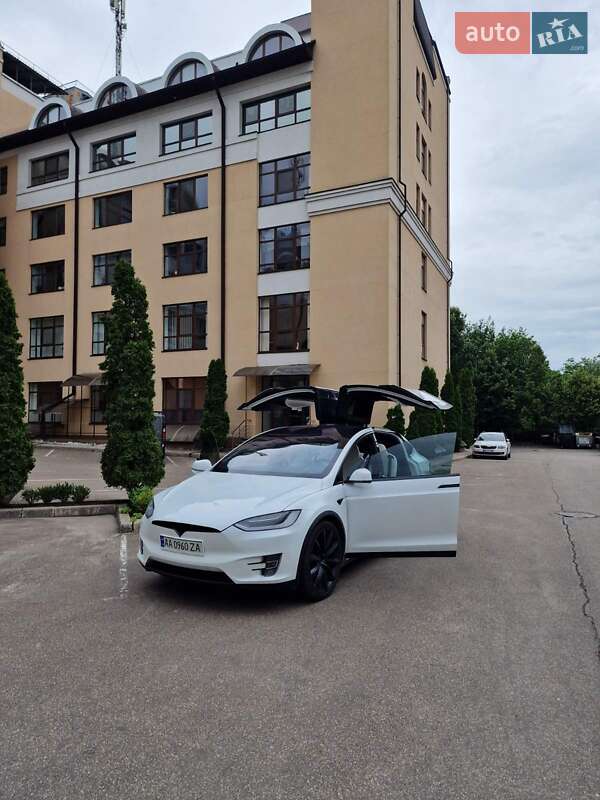 Внедорожник / Кроссовер Tesla Model X 2018 в Киеве