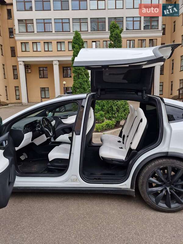 Внедорожник / Кроссовер Tesla Model X 2018 в Киеве