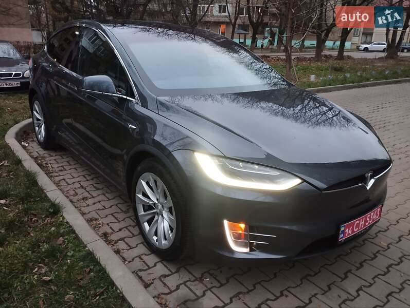Позашляховик / Кросовер Tesla Model X 2016 в Ужгороді