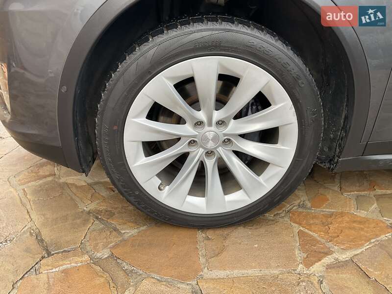Внедорожник / Кроссовер Tesla Model X 2019 в Ровно