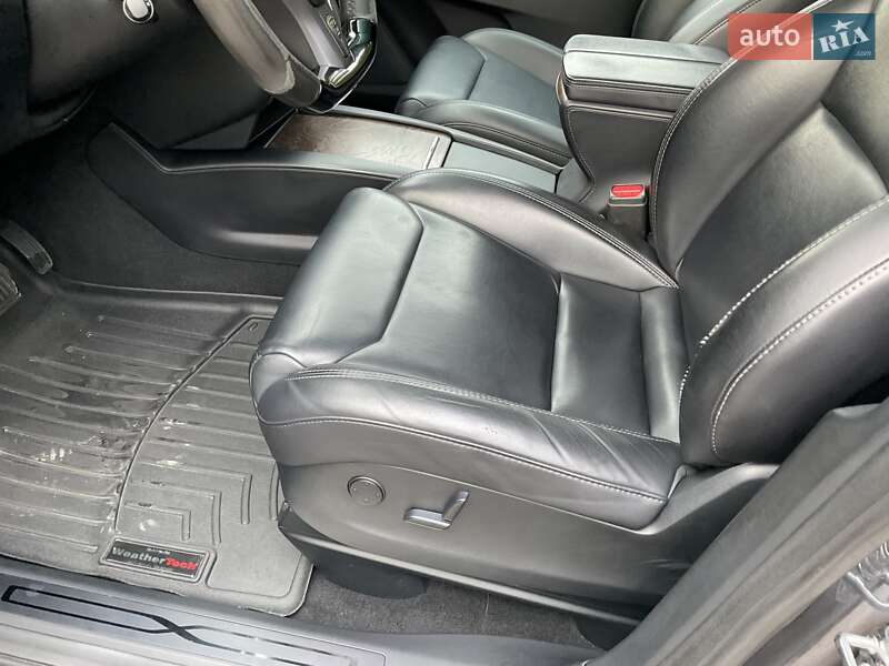 Внедорожник / Кроссовер Tesla Model X 2019 в Ровно